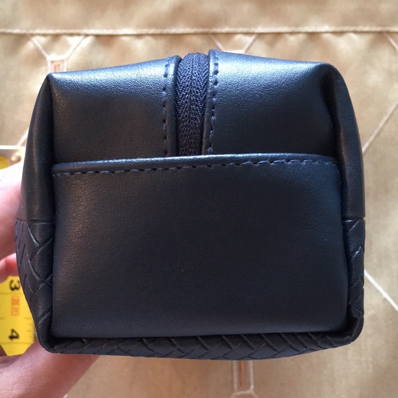 COPY - Cole Haan for AA amenities/ cosmetics bag - Picture 3 of 5